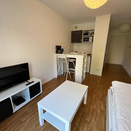 Acajou, Avec Terrasse Et Parking Privé Apartamento