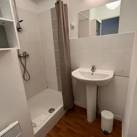 Acajou, Avec Terrasse Et Parking Prive