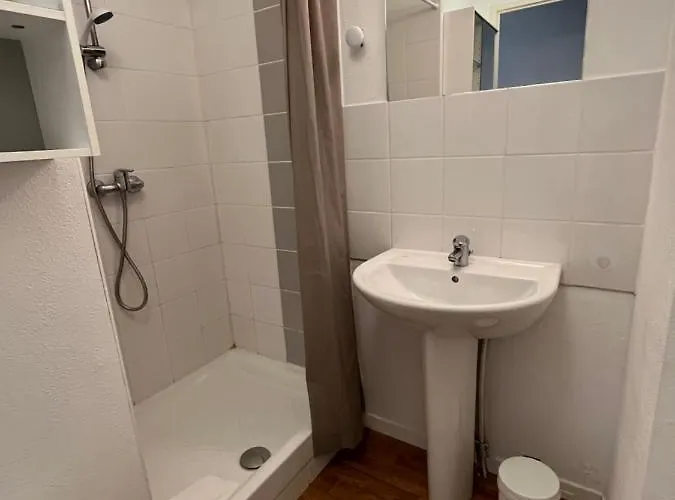 Acajou, Avec Terrasse Et Parking Prive