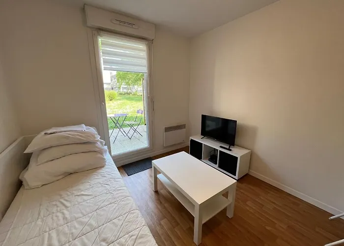 Acajou, Avec Terrasse Et Parking Privé